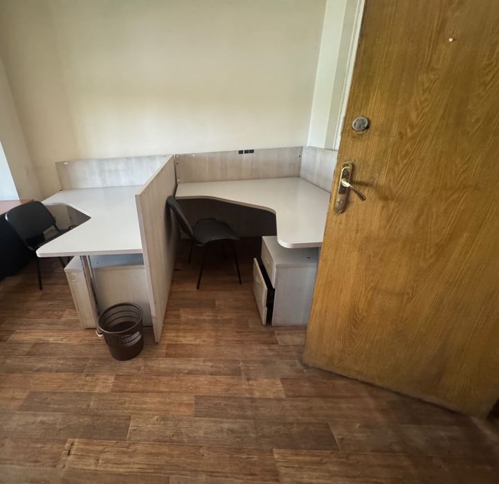 Продам 2 офисных стола