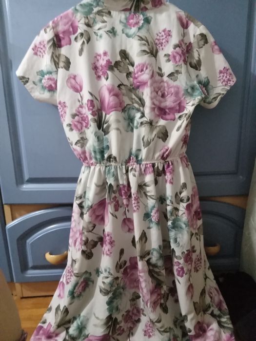 Платье до колен (одевала 1 раз)