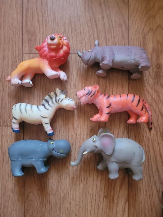 Игрушки резиновые