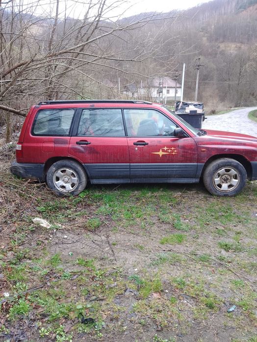 Vând Subaru Forester pentru piese de schimb