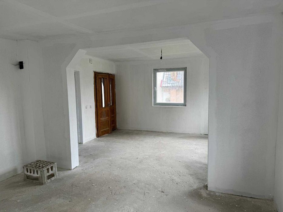 Casă D+P+M de vânzare în Vadu Izei, Maramureș – 264 mp construiți, 98.000 € negociabil