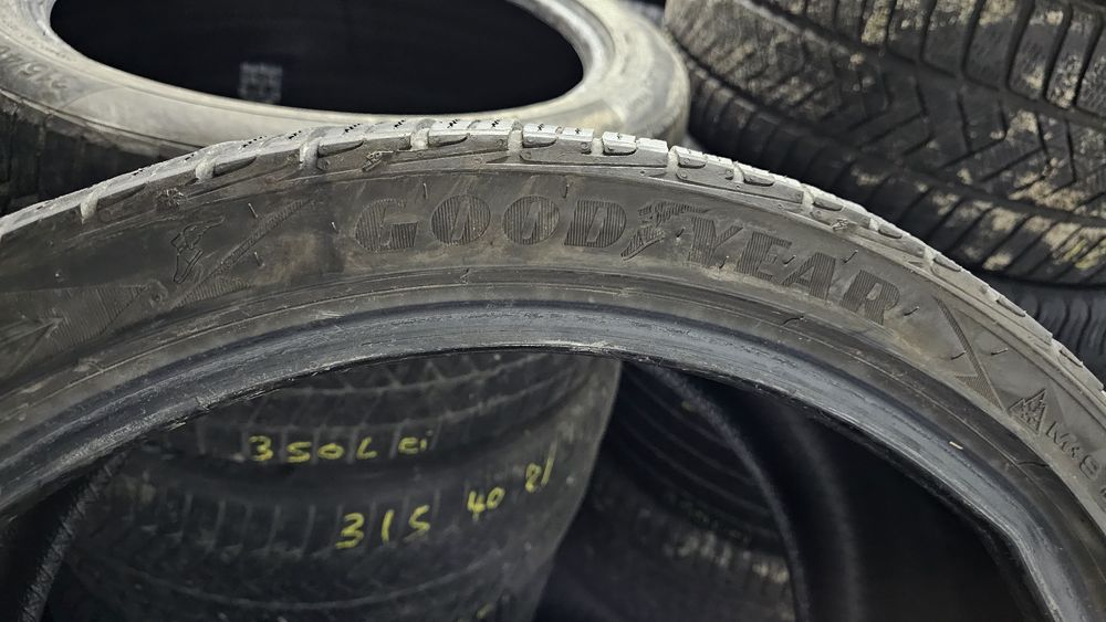 305 30 21 m+s goodyear