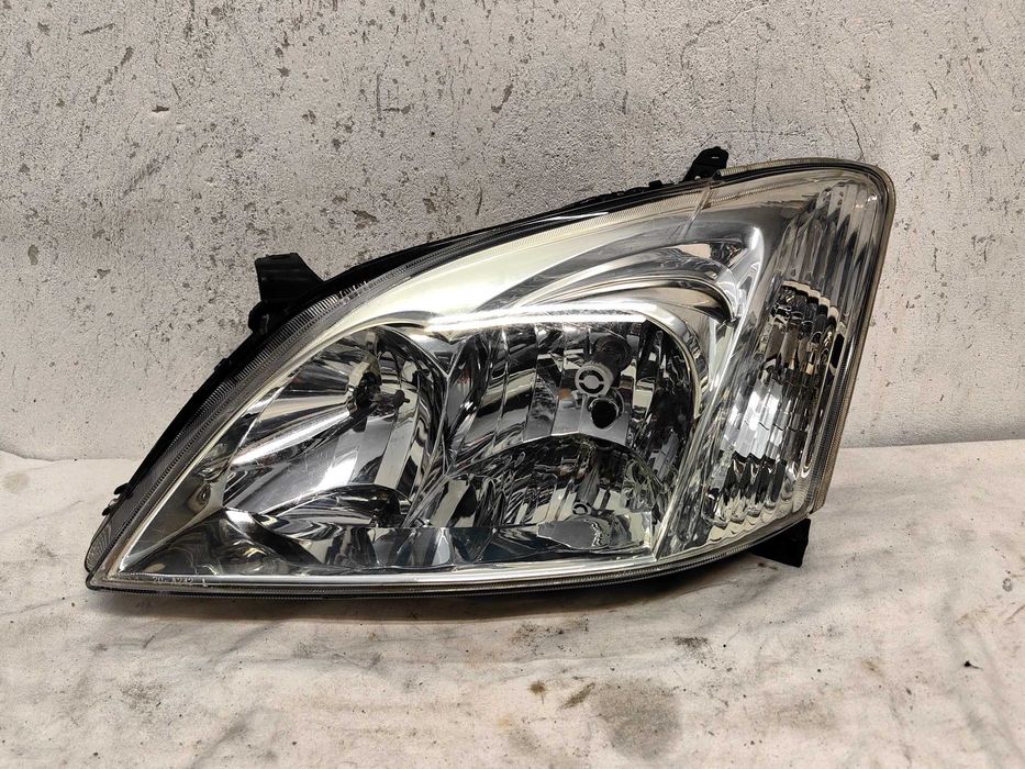 Фар Тойота Корола  Toyota Corolla 2001-2007