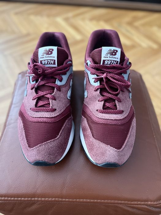 Vând New Balance 997H