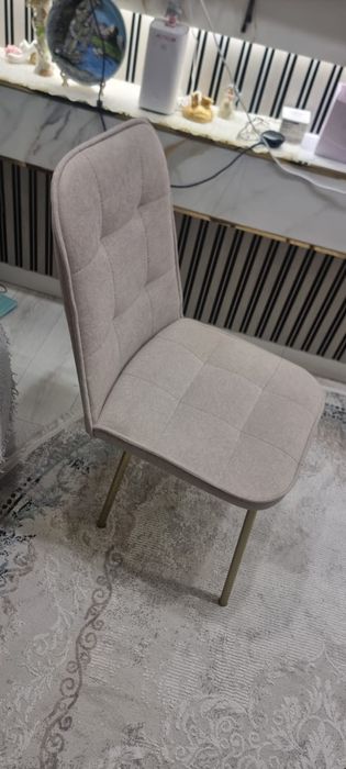 Кухонный стол и стулья