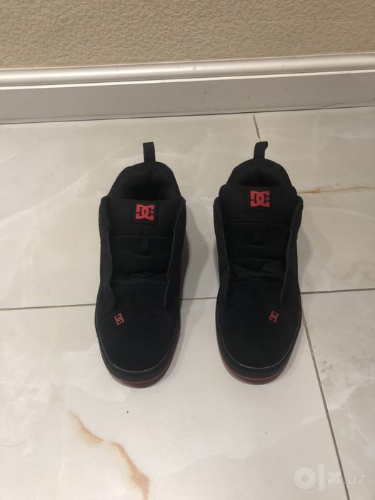 Dc shoes красно черные