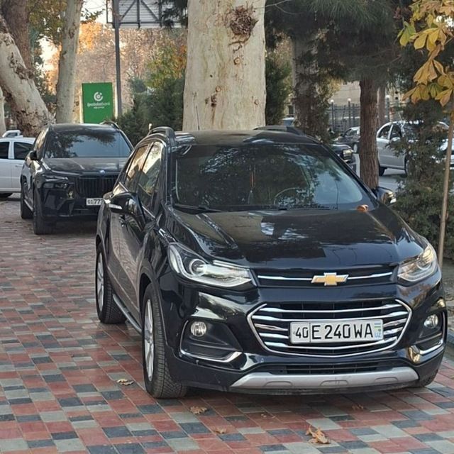 Mashina ideal xolatda prapani bor polniy shumka