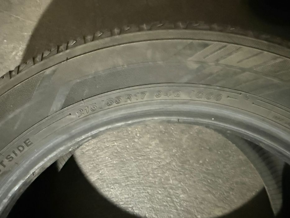 Зимние шины 215/55/ 17 б/у