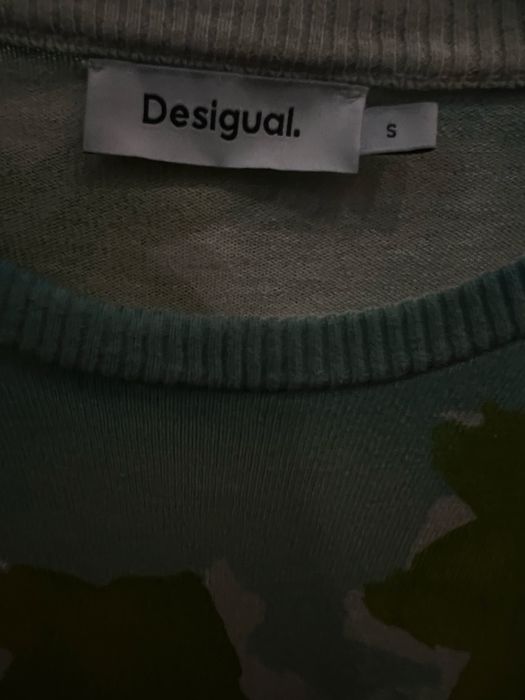Свитер Desigual.