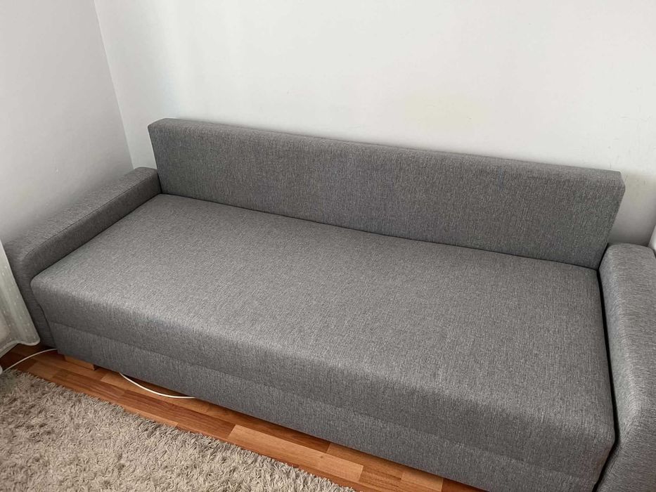 Canapea extensibilă gri cu ladă de depozitare – 225 cm
