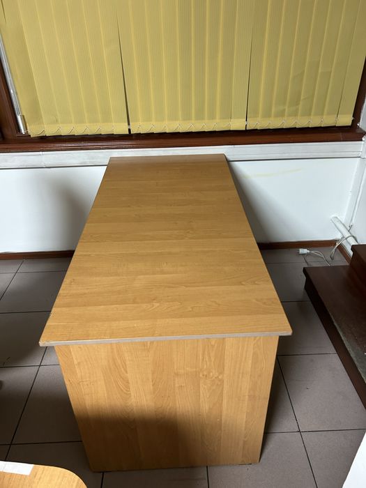 Продаю стол буу.