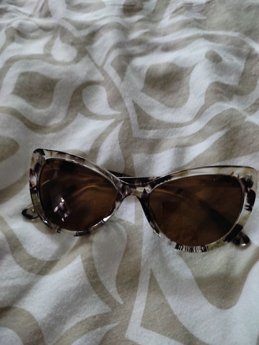 Слънчеви очила тип котешко око