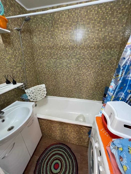 Продажа 2-комнатной квартиры 7 мкр