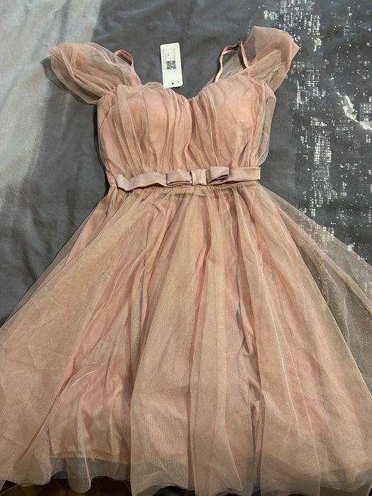 Нова рокля пепел от рози