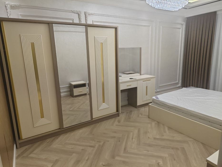 Taxtapul Malika bozor oldida 70 kv 2 xona