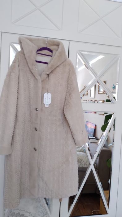 Продам пальто женское