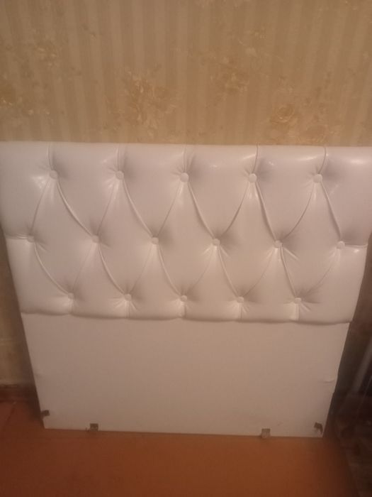 Кровать с матрасом