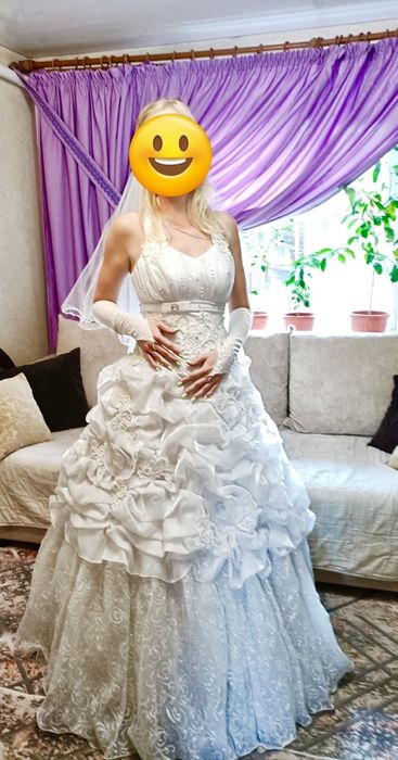 Продам свадебное платье с шубкой