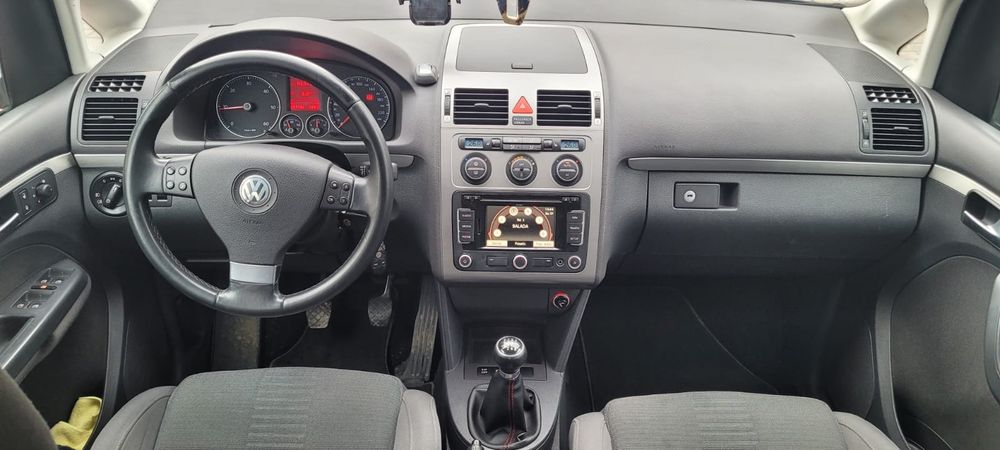Vand vw touran 2010, 1.9 TDI 140cp