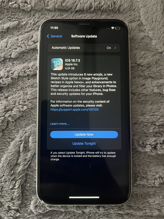 Неразличим от нов! Бял iPhone XR (64GB)