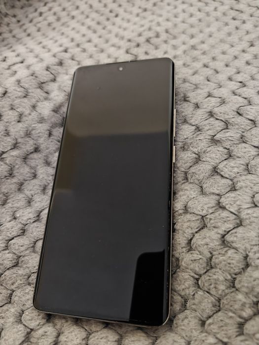 Продавам Realme 12 pro 256 gb