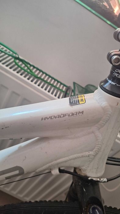 Bicletă Cross / Trekking Felt - Echipare Shimano Deore XT / Cauciucuri Noi