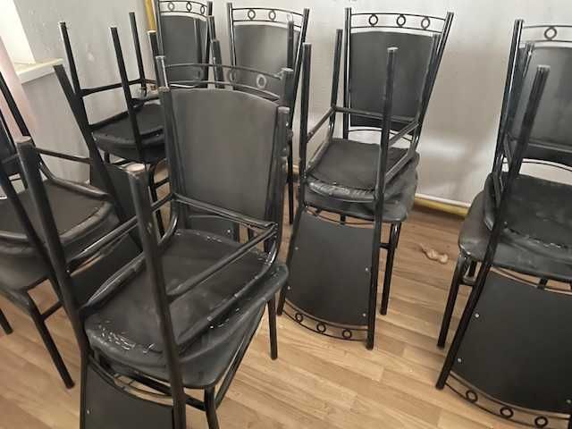 Продаются стулья для учебных центров кафе  металлические мягкие 19 шт
