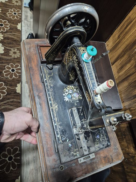 Продавам шевна машина MELIKOFF