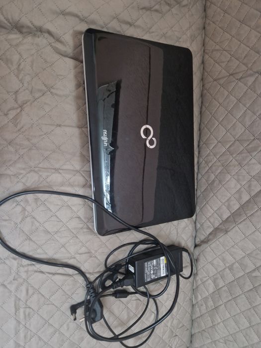 Laptop i5 Fujitsu lifebook a series