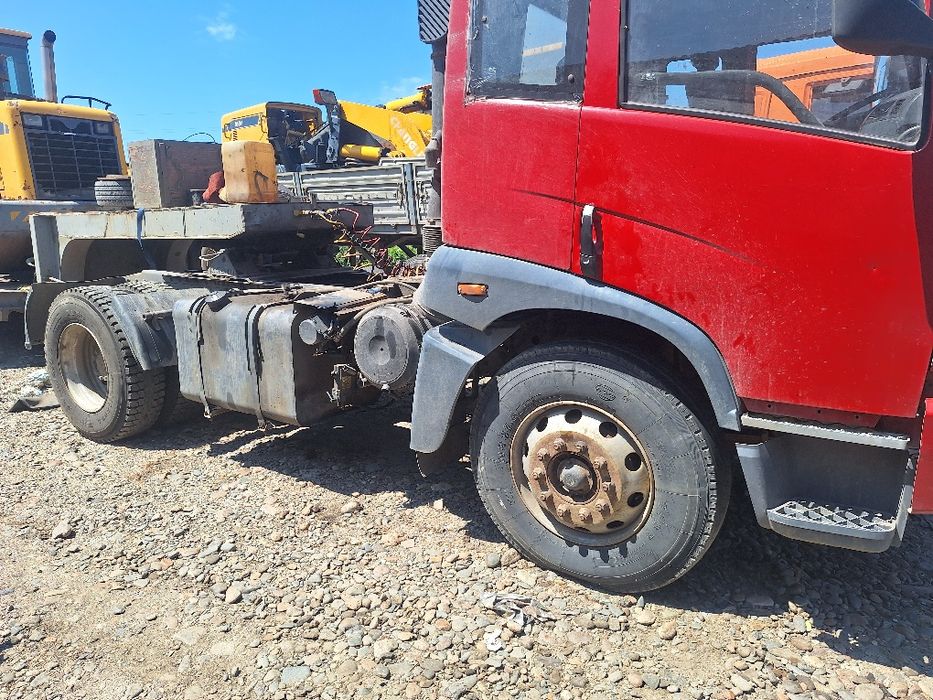 продам тягач Фав