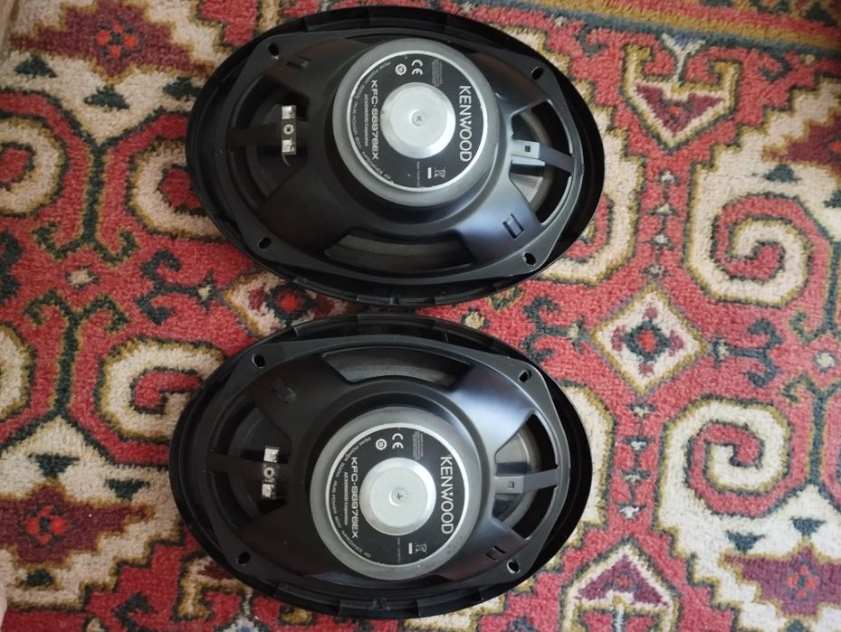 Kenwood kolonka sotiladi deyarli yangi