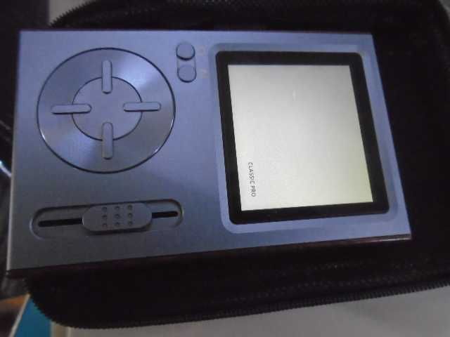 Плеер  "Colorfly" c  наушниуками Marshall