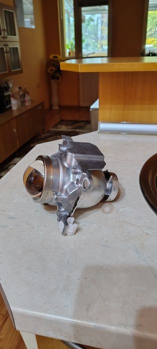 Лупа / проектор DEPO за Toyota RAV4 (2009–2012)