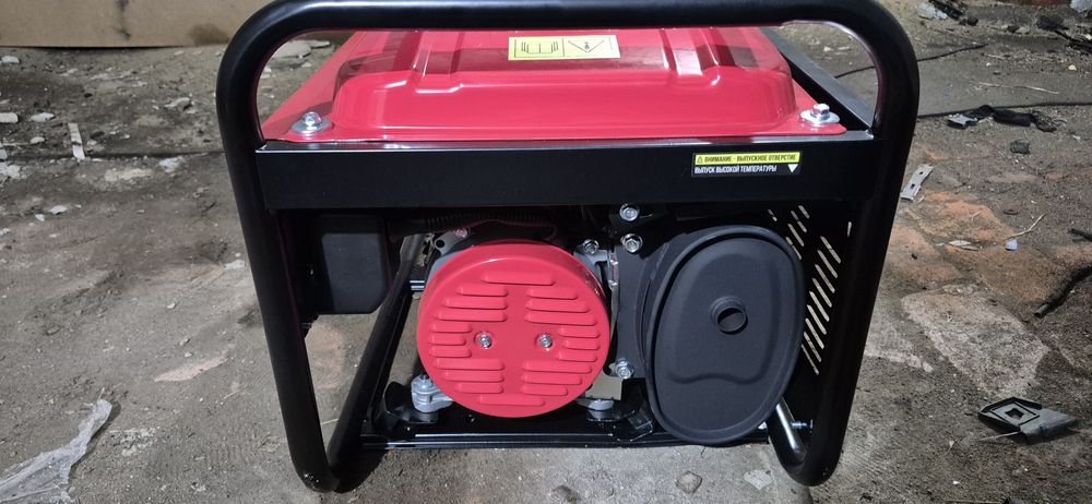 Бензиновый генератор мини электростанция
