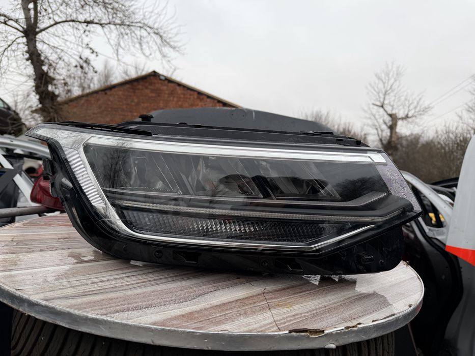 Фар VW Tiguan