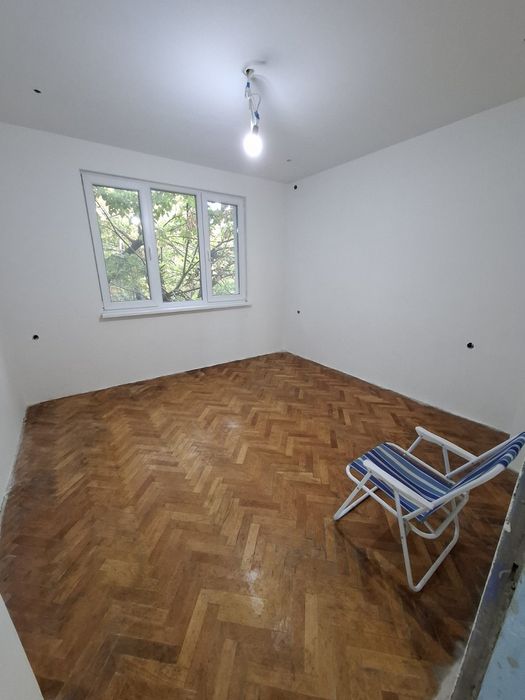 Тристаен Русе широк център