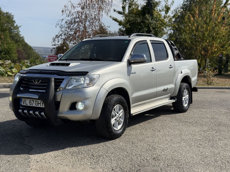 Toyota Hilux 2.5 /4x4/ 2013