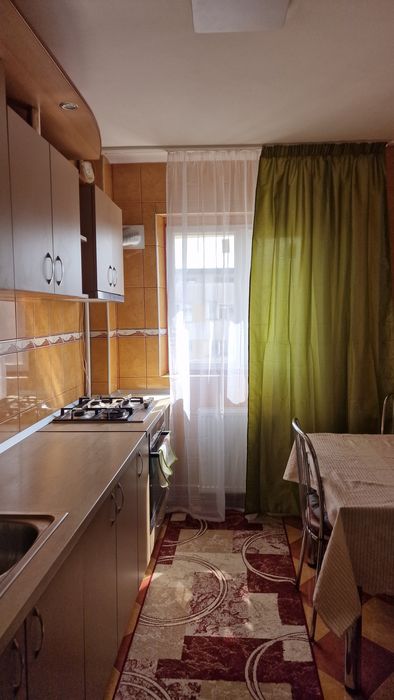 PARTICULAR, inchiriez apartament 2 camere in zona Chisinau / Mega Mall