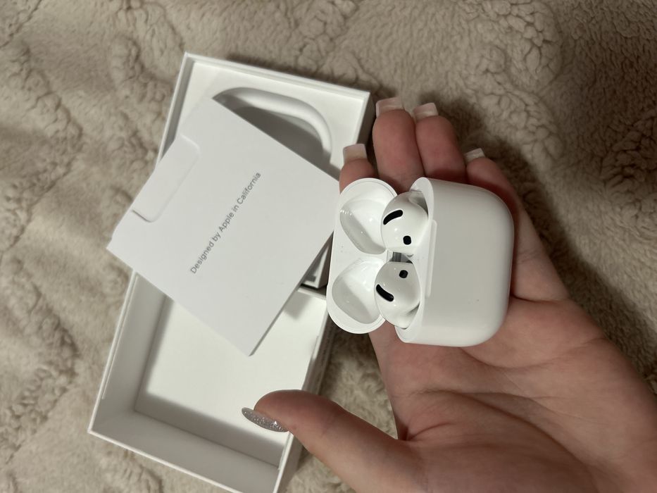 Vând AirPods 4 originale