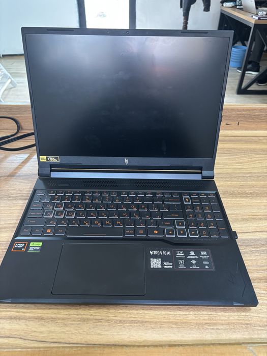 Acer Nitro V 16 AI