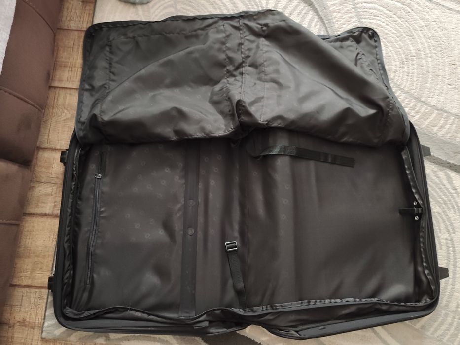 Geantă de voiaj pentru costume swiss (garment bag)