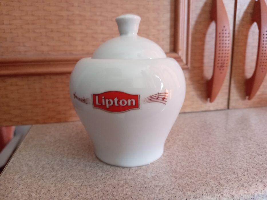 Сахарница новая.