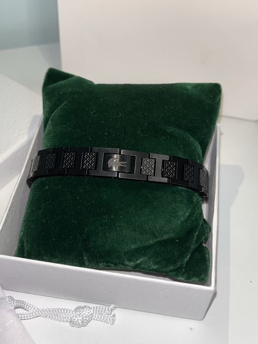 Мъжка гривна на Lacoste