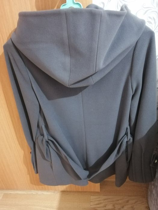 Женское пальто 42 р