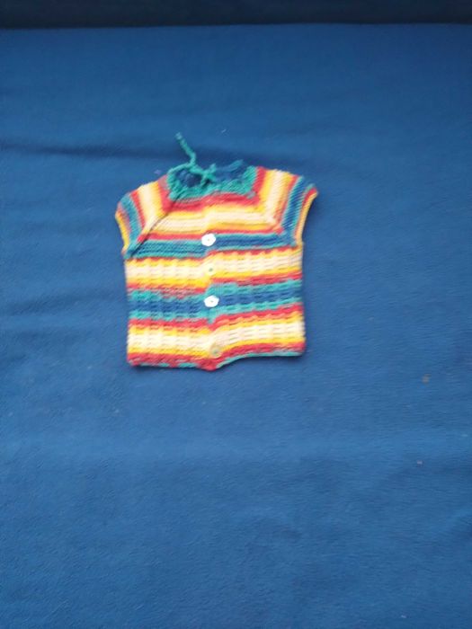 Ръчно изплетени детски дрешки