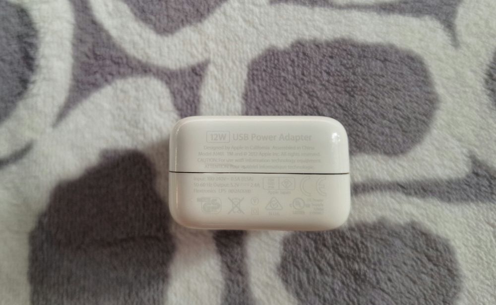 Продаётся оригинальный зарядник от iPad 12w