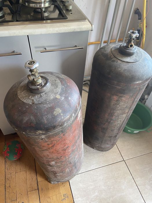 Продам газовый балон большой