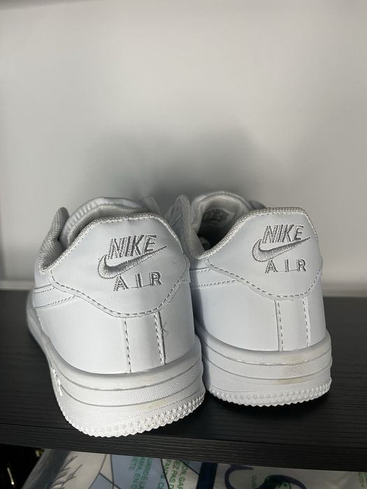 Vand Air Force 1 albi