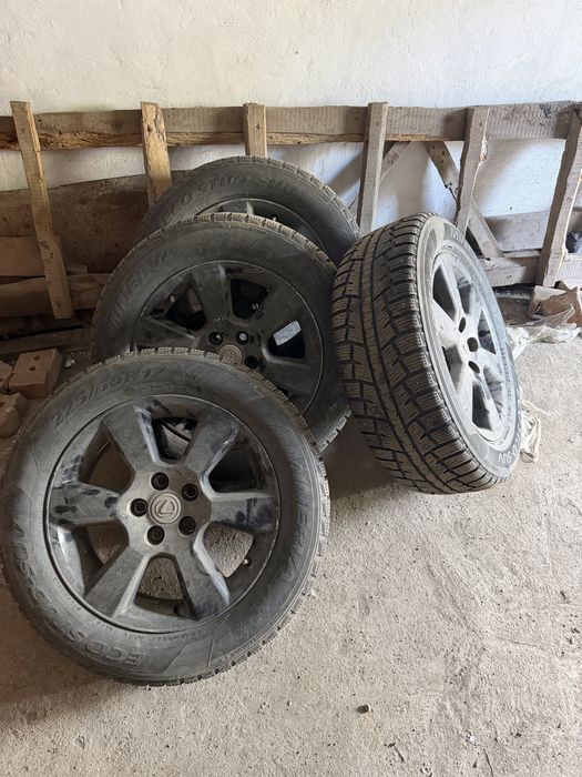 Продам диски оригинальные лексус и с ними резину зимнюю и летнюю.