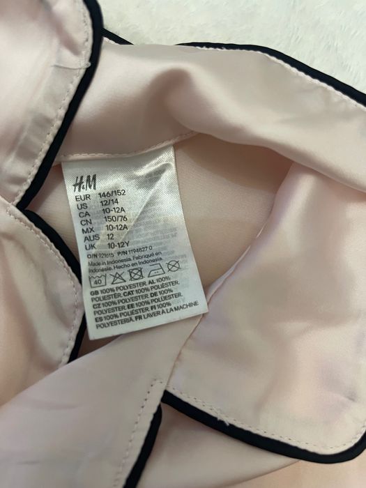 Pijamale H&M satin roz 146 cm-152 cm + bonus pijamale Craciun